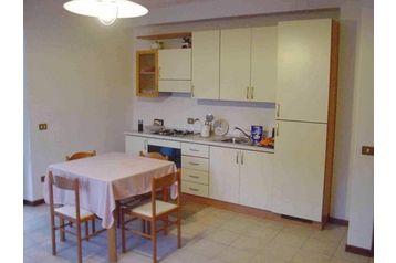 Italia Privát Porlezza, Exteriorul